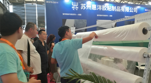 墻布復(fù)合熱熔膠.jpg 墻布復(fù)合熱熔膠.jpg